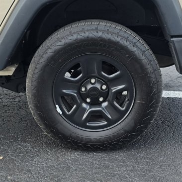 Used 2016 Jeep Wrangler Unlimited Sport w/ Connectivity Group image 32