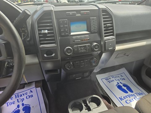 Used 2017 Ford F150 XLT image 9