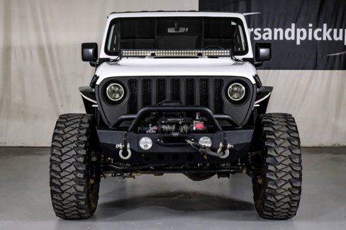 Used 2018 Jeep Wrangler Unlimited Sahara image 3