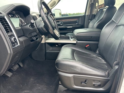 Used 2018 RAM 2500 Laramie image 9