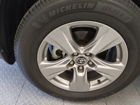 Used 2022 Toyota RAV4 XLE image 31