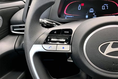 Certified 2025 Hyundai Elantra SE image 19