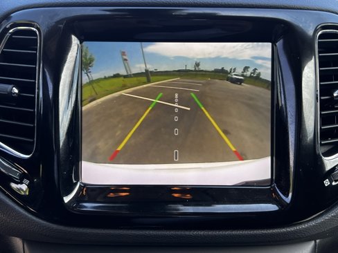 Used 2021 Jeep Compass Limited w/ Sun and Sound Group image 13