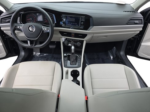 Used 2021 Volkswagen Jetta SE w/ SE Cold Weather Package image 9