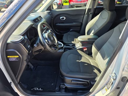 Used 2015 Kia Soul + image 15