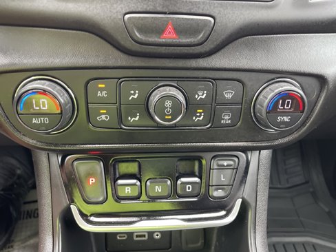 Used 2021 GMC Terrain SLE w/ Driver Convenience Package image 33