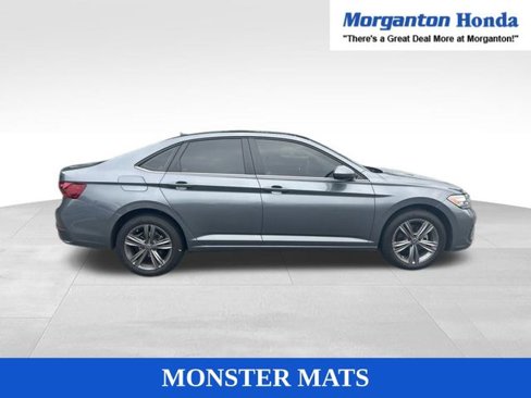 Used 2024 Volkswagen Jetta SE image 10