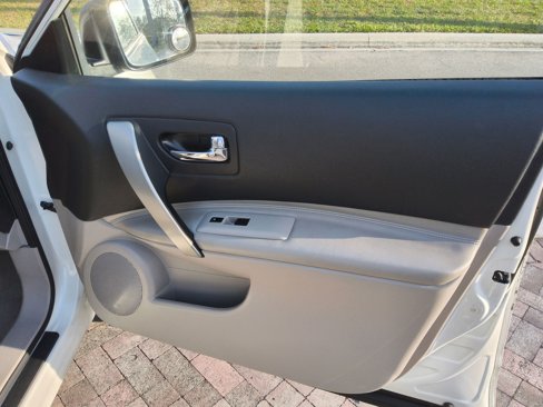 Used 2013 Nissan Rogue SL image 25