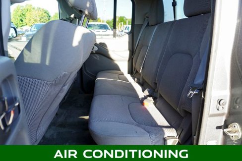 Used 2017 Nissan Frontier SV image 7