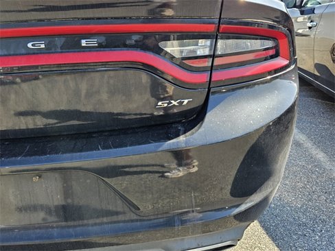 Used 2016 Dodge Charger SXT image 17
