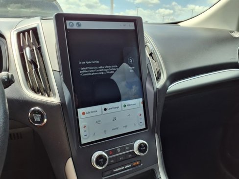 Used 2022 Ford Edge SEL image 17