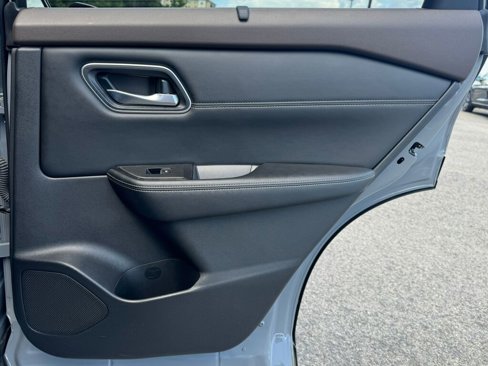 Used 2021 Nissan Rogue SL w/ Premium Package image 20