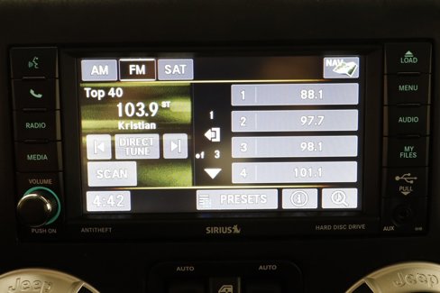 Used 2015 Jeep Wrangler Unlimited Rubicon image 9