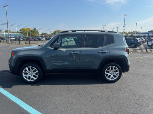 Used 2017 Jeep Renegade Latitude image 34