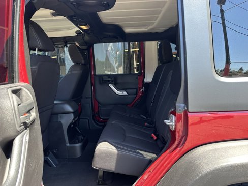 Used 2013 Jeep Wrangler Unlimited Rubicon image 18