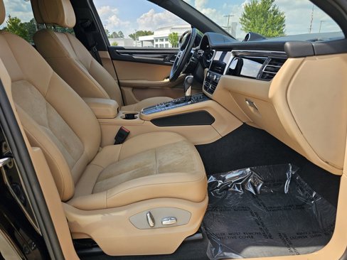 Certified 2021 Porsche Macan image 37
