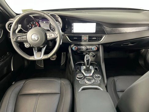 Used 2022 Alfa Romeo Giulia Sprint image 13