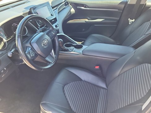 Used 2024 Toyota Camry SE image 21