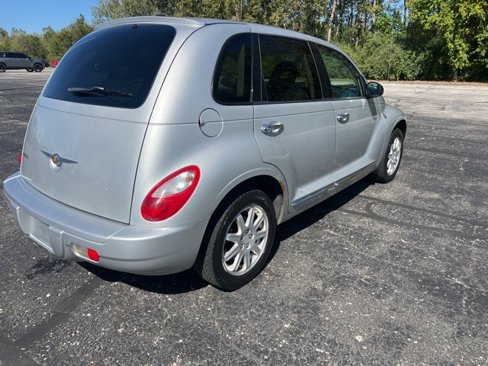 Used 2010 Chrysler PT Cruiser image 4