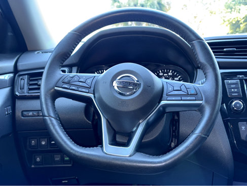 Used 2019 Nissan Rogue SV w/ Premium Package image 17