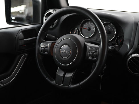 Used 2018 Jeep Wrangler Unlimited Sahara w/ Dual Top Group image 13
