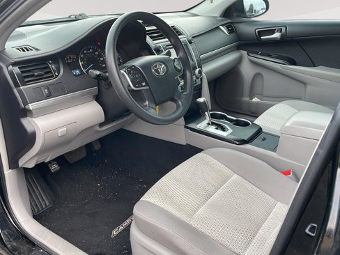 Used 2013 Toyota Camry XLE image 9