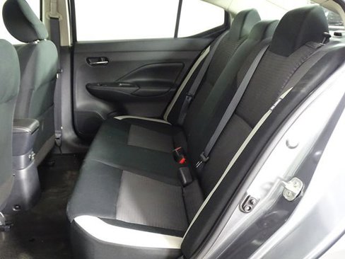 Used 2020 Nissan Versa SV image 7