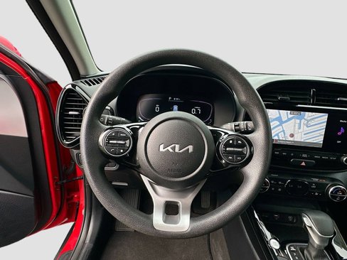 Used 2023 Kia Soul S image 11