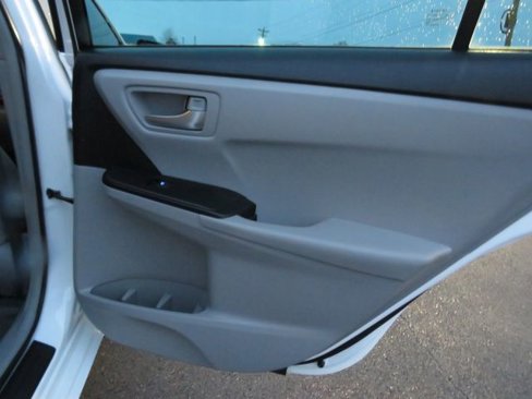 Used 2017 Toyota Camry LE image 34