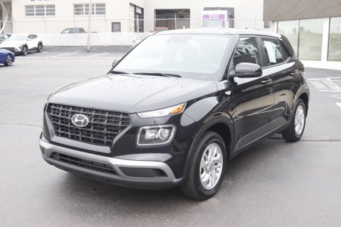 Certified 2022 Hyundai Venue SE image 8