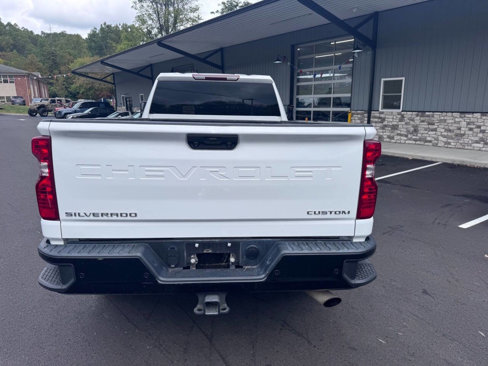 Used 2024 Chevrolet Silverado 2500 Custom w/ Custom Value Package image 6
