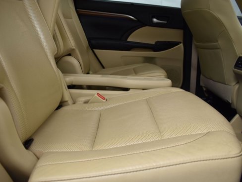 Used 2019 Toyota Highlander Limited image 24