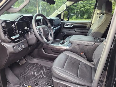 Used 2024 Chevrolet Silverado 2500 LTZ w/ LTZ Plus Package image 7