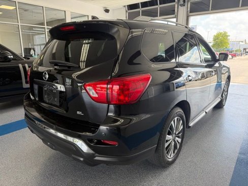 Used 2019 Nissan Pathfinder SL image 4