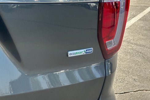 Used 2017 Ford Explorer Platinum image 27