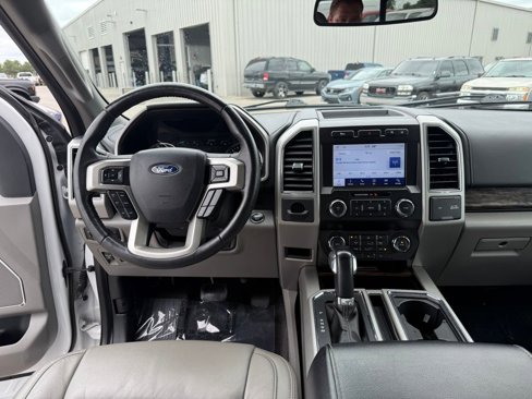 Used 2020 Ford F150 Lariat image 14