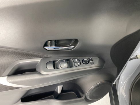 Used 2022 Nissan Kicks SV image 10