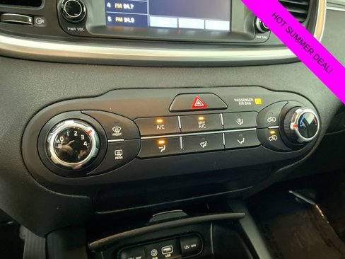 Used 2020 Kia Sorento LX image 10