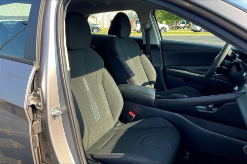 Used 2022 Hyundai Elantra SEL image 8