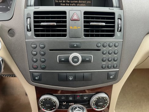 Used 2011 Mercedes-Benz C 300 4MATIC Sedan image 18
