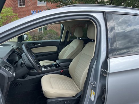 Certified 2020 Ford Edge SE image 10