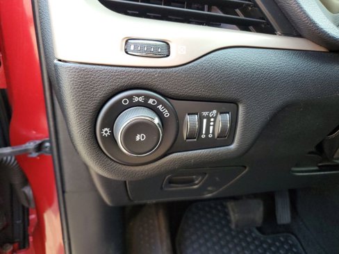 Used 2015 Jeep Cherokee Latitude w/ Cold Weather Group image 17