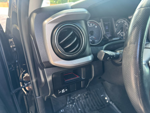 Used 2017 Toyota Tacoma SR5 image 39