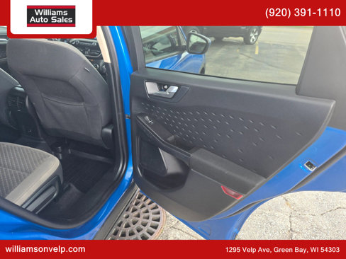Used 2020 Ford Escape SE image 17