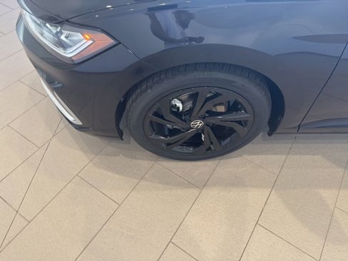 New 2025 Volkswagen Jetta SE image 9