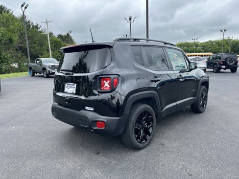 Used 2022 Jeep Renegade Altitude image 9