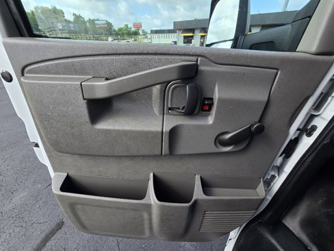 Used 2019 Chevrolet Express 3500 image 15