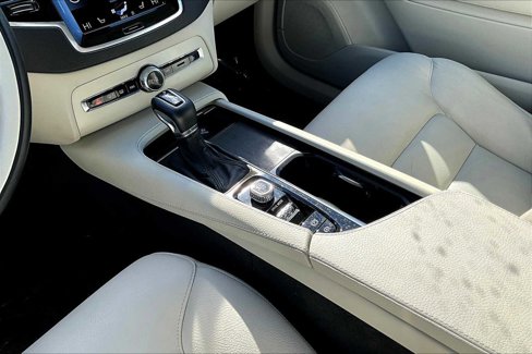 Used 2021 Volvo XC90 T5 Momentum w/ Advanced Package image 15