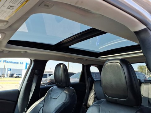 Used 2019 Jeep Cherokee Limited w/ Luxury Group image 35
