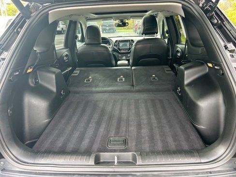 Used 2019 Jeep Cherokee Limited image 32